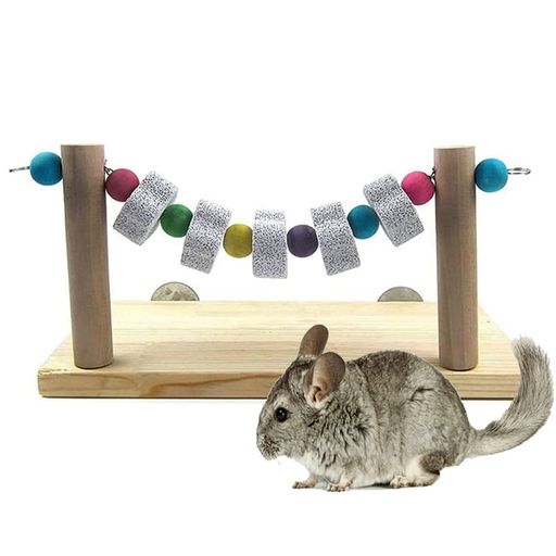 カミカミ用 対象:チンチラ、デグー、モモンガ、シマリス、うさぎ、ネザーランド、ハムスターなどの小動物用、セキセイインコなど鳥用 チンチラステージ。リスやチンチラ、デグーなどの上下運動を好む小動物用の木製ステージ。日常のストレス解消にも最適。 歯の伸び過ぎ防止に最適な小動物のかじり木。ステージになるかじり木は、天然木材100%でできており、安心してお使いいただける健康グッズ。 30x15x15cm大きめサイズ。複数を組み合わせて設置すると階段のように拡張することが可能。ケージ内部のスペースを有効利用に! 工具不要で取り付け簡単。飼育ケージ内側の適度な位置にステージ本体背面部の穴(2箇所)にケージ内側から付属のボルトを差し込み、外側より付属のとめ具を締め込んで固定して下さい。