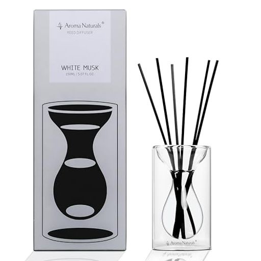 内容量:150mL。透明感ある2重ガラスのフォルムとリードがモダンなディフューザー。視覚と嗅覚の双方において細やかな美意識を反映している。 芳香期間:約2ヶ月(ご使用環境により異なります)。 香り:ホワイトムスク。top:アップルブロッサム、ピーチブロッサム;middle:ホワイトフラワー、ジャスミン、ローズ;base:サンダルウッド、アンバー、ムスク。 インテリア:オフィス、玄関、寝室、バスルーム、リビングなど、場所によって香りを変えて、それぞれ違ったかわいいデザインのディフューザーを置くのも楽しみ方のひとつです。 ギフトに最適:高級感のパッケージ。お世話になった会社の先輩、仲のいい友達の誕生日、結婚や出産・引っ越しのお祝い、夫婦の記念日など...。男性・女性ともに幅広い世代に喜ばれる、おしゃれで実用的なギフト。