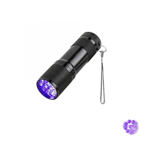 【高照度UV-LED搭載】波長395nm紫外線を採用し、高出力・高性能のUV-LED電球が9個搭載されています。従来の12灯タイプを上回るUV照度で、暗所でも明るく照らします 被照射物のUV蛍光反応を鮮明に可視化し、はっきり確認できます 【主な活用シーン】 1猫や犬の粗相(おしっこ・尿)の痕跡を発見し、消臭・除菌を徹底サポート。2夜間のキャンプや釣りで、蛍光糸の確認や暗所の照明として。イトとして魚の内臓検査にもご利用いただけます。3紙幣の偽造防止マークの確認や、ホテル・リゾート施設の清潔さの確認に。4レジン硬化用紫外線光源 5防災時の危険物検出 【超小型&amp;超軽量】重さはわずか62gの軽量設計を採用し、手のひらサイズでポケットに入れられ、気軽にお使いいただけます。尾部にストラップデザインがあり、持ち運びが簡単で、紛失を効果的に防ぎます。 【IPX4防水&amp;高耐久アルミ】UVライトはアルミ合金素材で作られており、耐食性と耐久性に優れており、長期間ご利用いただけます。ボディはIPX4の防水性能に対応しており、雨の日でも安心してお使いいただけます。