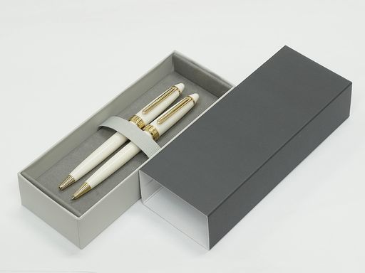 3セットパック日本製ネオー600キャップスライド式レトロ調ボールペン・シャープペン2本セット高級貼り箱入白K7ー600W-3-W 3セットパック日本製ネオー600キャップスライド式レトロ調ボールペン・シャープペン2本セット高級貼り箱入白K7ー600W-3-W