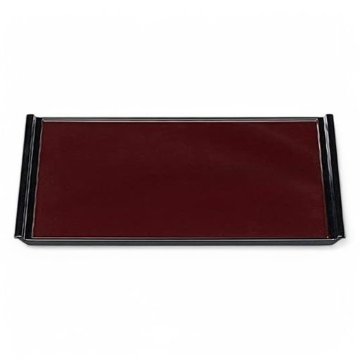 お盆をランチョンマットとして使う、新しいスタイル。食器をすっきりまとめ、食卓に洗練された雰囲気をプラス。和の趣を感じさせながら、どんなテーブルにも自然に馴染むデザイン。日々の食事を、ちょっと特別に演出する一枚です。 サイズ:54.5x38....