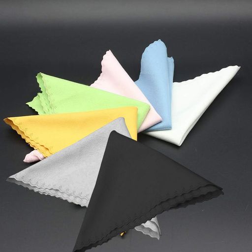 ✅【繊維素材】このギタークリーニングクロスは、柔らかい質感の高品質のマイクロファイバー素材で作られています。ギター、バイオリン、ピアノ、ベース、チェロ、サックスなどの楽器をクリーニングできます。精巧な職人技と、美しさをさらに高める特別な鋸歯状のエッジデザイン。 ✅【効率的な洗浄効果】:高品質のマイクロファイバーで作られているため、表面が特に柔らかく、拭き取り効果が非常に優れています。傷や糸くずを残さずに、指紋、汚れ、ほこり、油汚れを効果的に除去できます。拭き取ると、楽器は新品のように見えます。 ✅【パッケージの詳細】:商品数量:7個。製品サイズ:25cmx25cm製品カラー:ホワイト、グレー、ピンク、イエロー、ブルー、グリーン、ブラック。 ✅【幅広い用途】:このクリーニングクロスは糸くずが出ない特性があるため、楽器用クロスはフルート、ギター、ギターアンプ、バイオリン、ピアノなどの楽器のクリーニングに適しているだけでなく、LCDモニター、メガネ、レンズ、フィルター、フィルター、LCD、ラップトップなどのクリーニングにも適しています。