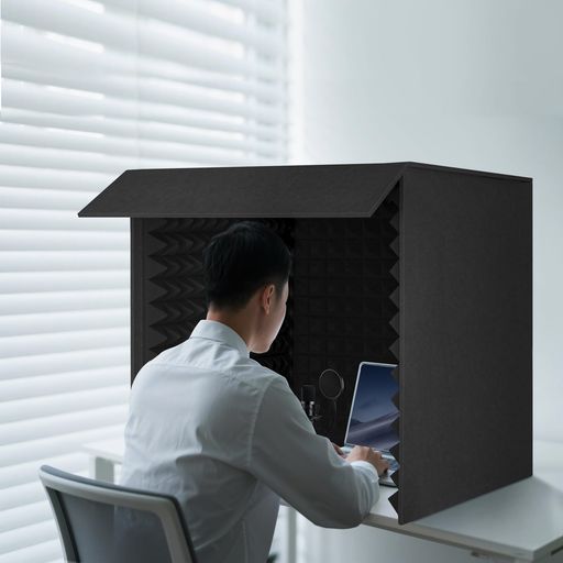 【吸音パネル】(座面側が完全に開放されているため、本製品は完全に密閉された空間ではありません。そのため、使用中の騒音を部分的に低減するだけで、音源を完全に遮断するものではありません。ご購入前に必ずお読みください。)外側に12mmの高密度ポリエステル繊維吸音パネル(密度最大3kg)、内側に50mmの難燃性高密度吸音綿パネルで構成されています。これらのパネルは、エコーや反射を効果的に低減。 [寸法】外寸:幅66cmx奥行70cmx高さ70cm。これにより内部空間が広がり、大型のレコーディングフレームのかさばりを相殺し、十分な作業スペースを確保します。(必要に応じて、デスクランプをご購入いただければ、快適な作業スペースを確保できます。) 【設置、組み立て、保管が簡単】工具は不要。たった3つの簡単な手順で完了します。完成したら、机の上に置くだけです。録音フレームのセットアップは簡単です。使用しないときは、本体をすばやく折りたたんで収納できます。 【ノイズ干渉を軽減】この録音フレームは吸音材を使用しており、過剰なノイズを効果的に低減するとともに、残響や背景ノイズも軽減します。残響と背景ノイズを軽減します。