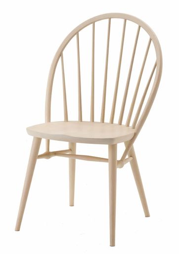 背のループが特徴的なLEIチェアは、ウィンザーチェアの構造・審美性を保ちながら、現代のライフスタイルに合った椅子へとリデザインしています。 かつて豊富なブナ材に恵まれた飛騨の地で家具を作り始めたKASHIWAが、これまで培った曲木などの加工...