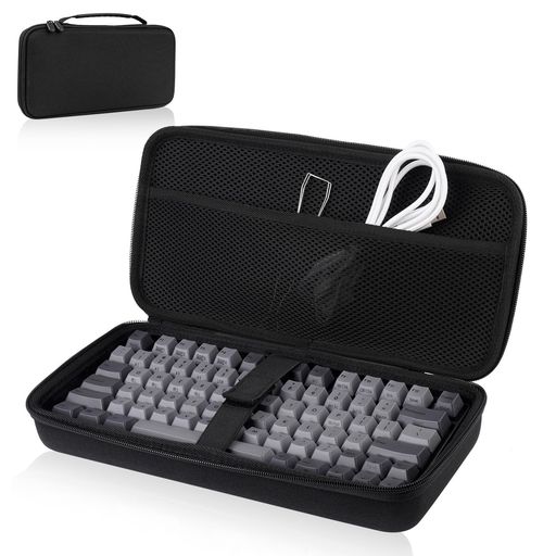 専用設計&amp;正確フィット:REALFORCE RC1収納ケースはC1HJ13 / C1HK13用に専用設計されており、70%(82キー)に最適です。外寸: 330 x 165 x 55 mm、内寸: 310 x 140 x 50 mm(手作業での測定のため若干の誤差が生じる場合があります)。 ※キ一ボ―ドと付属品を含まれていません。 しっかり固定&amp;小物収納:REALFORCE キーボードケースは上蓋にメッシュポケットを装備し、電源ケーブル、Type-C 変換プラグ、キーキャップ引き抜き工具などの小物を整理して収納できます。開けたときに中身が散らばらず、取り出しもスムーズです。さらに、内部にはベルクロ(マジックテープ)固定ベルトを備え、通勤や長距離移動での振動でもキーボードをしっかり固定し、滑りや衝撃による異音を防ぎます。 三重保護構造&amp;全方位ガード:realforce rc1 ケースは三層構造を採用:外側は撥水ナイロンで水滴やホコリをブロック、中間層は高密度EVAフォームで衝撃を吸収、内側は柔らかい起毛素材でキーや本体のキズを防ぎます。滑らかで耐久性のあるダブルファスナーを採用し、開閉や取り出しも快適です。