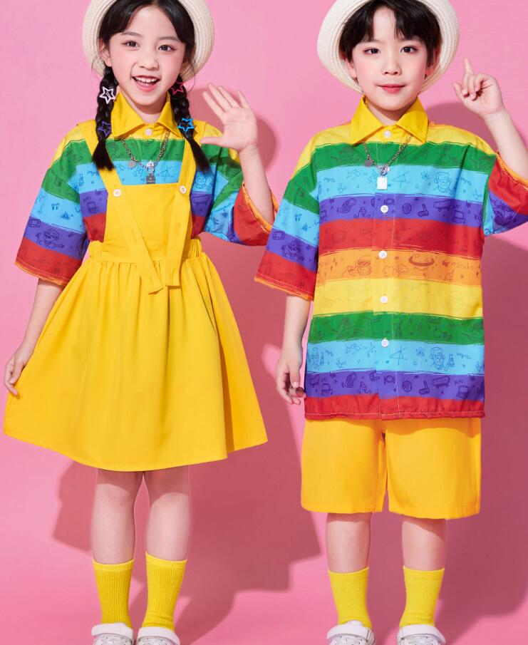 子供ダンス衣装 チアガールダンス虹衣装シャツ サロペットスカート ショートパンツ 舞台ダンスウェア 半袖シャツハーフパンツセット靴下 女の子/男の子学園ダンス衣装チアダンス運動会 普段着 旅行 チアリーディング イベント ステージ100-180cm