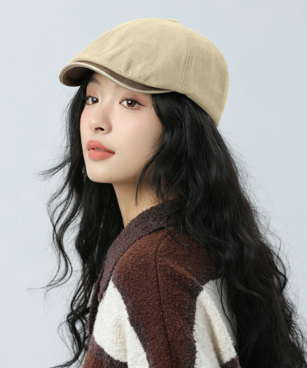 シンプルなデザインで使いやすいハンチング帽が登場！無地とはひと味違う、コーデュロイ+合成皮革を使用した。ユニセックスで男女兼用なので、ペアルックなどにもおすすめ！スウェットやデニム、ワンピースなどシンプルなコーデのワンポイントに。本体素材：ポリエステル+合成皮革裏地素材：ポリエステルカラー：ブラック/ベージュ/キャメル/ブラウン頭囲：約510cm(調節可能)深さ：約12cmつば：約5.5cm裏地：あり伸縮性：なし生産国：中国※すべて平置きサイズです（採寸方法違いより、多少の誤差がございますので、ごください）。※海外輸入品のため、商品の細部仕様は多少異なる場合がございます。予めごの上、ご注文お願い致します。