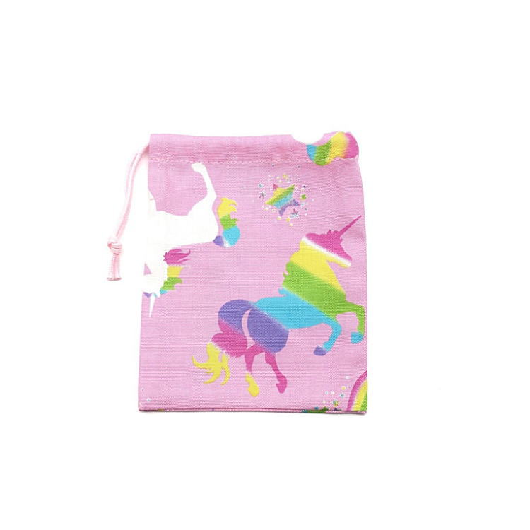 ミニ巾着袋・SS袋(15cm×12cm)【ユニコーン柄 ピンク】巾着 ポーチ お守り入れ プリント マチ無し 日本製 ハンドメイド プレゼント 可愛い 洗える コットン生地 綿 布製 イヤホン リップ 化粧品 印鑑 薬 サプリ 鍵 ハンカチ ティッシュ マスク 飴 レインボー ラメ fleurlabo-10000107 fleurlabo サンプル画像2