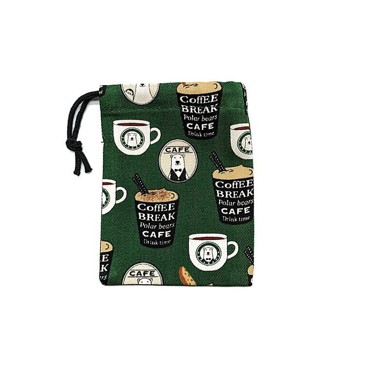 超ミニ巾着袋・SSS袋(11cm×8cm)【くまカフェ柄 グリーン】巾着 ポーチ お守り袋 プリント マチ無し 日本製 ハンドメイド プレゼント 可愛い 洗える コットン生地 綿 布製 イヤホン リップ 化粧品 印鑑 薬 鍵 ハンカチ マスク 飴 男の子 女の子 ベア 白クマ 珈琲 バリスタ