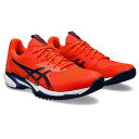 ■カテゴリ テニスシューズ ■メーカー ASICS ■商品名 SOLUTION SPEED FF 3 OC / ソリューションスピードFF 3 OC ■品番 1041A439-800 ■カラー 800：Koi / Blue Expanse ■適用サーフェイス オムニ(砂入り人工芝)・クレーコート用 ■幅・ラスト(足形) STANDARD（スタンダード・普通） ■サイズ規格 25.0cm-29.0cm ■モデル 2024年春夏 【商品情報】 高次元のスピード　スピードフラッグシップモデル。オムニ・クレーコート用 新構造のSPEEDTRUSSは、シューズ内側へのねじれを許容するだけでなく、前に加速するための地面反力を獲得することができるよう設計。 新しいアウターソールの意匠は、アルゴリズムで意匠を生成し、グリップ力、軽量性、柔軟性をよりよいバランスで実現。 メッシュとフィルムのアッパー構造により、アッパーに柔軟性を持たせ、軽量化を実現させ加速力を発揮。適所にPU(ポリウレタン)パネルを配置して、耐久性を維持。 「SOLUTION SPEED FF 3」は、製品ライフサイクル（材料調達・製造・輸送・使用・廃棄）で排出される温室効果ガス排出量（カーボンフットプリント）を、市販のテニスシューズとして初めて公開します※。 これは、製品の環境負荷を透明性をもって開示するもので、当社が掲げる2050年までに事業における「温室効果ガス排出量実質ゼロ」の実現に向けた取り組みの一環です。今後も、温室効果ガス排出量の表示を順次行っていく予定です。 [アッパー]　合成樹脂・合成繊維 [底材] ゴム底 [生産国] ベトナム PC、スマホ、タブレットの閲覧環境やモードによっては、画像の色彩が異なって見える場合がございますのでご注意下さい!! 随時在庫更新をしておりますが、店頭でも在庫を共有して同時に販売しているため、 店頭で売れて在庫が売切れとなってしまっている場合がございます。 その際は大変ご迷惑をお掛けしてしまいますがご了承の程お願い致します。 お急ぎの場合は事前に在庫確認の問い合わせをしていただく事をおすすめします。