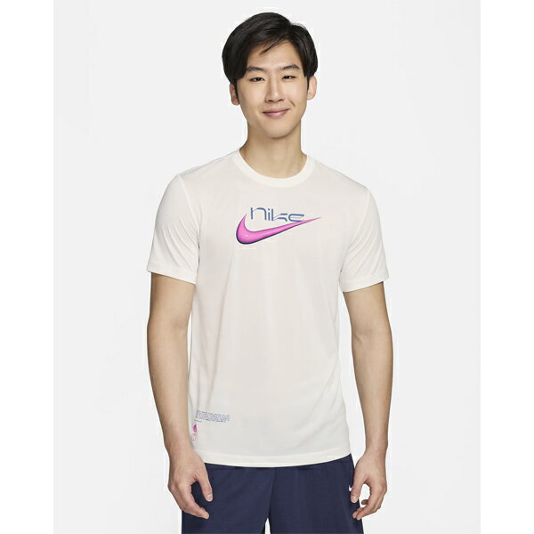 カテゴリ バスケット ウェア メーカー NIKE 商品名 ナイキ メンズ Dri-FIT バスケットボール Tシャツ 品番 FV8413-133 カラー 133:セイル 素材 ポリエステル100％ 特徴 速乾性に優れ、ゆったりとしたフィット感のTシャツ。グローバルなバスケットボールゲームに敬意を表しています。 Nike Dri-FITテクノロジーが、肌から汗を逃がしてすばやく蒸発。さらりと快適な状態をキープします。 サイズ参考 Sサイズ:約155-176cm　胸囲:86-91cm　胴囲:73-79cm Mサイズ:約155-176cm　胸囲:91-97cm　胴囲:78-85cm Lサイズ:約176-185cm 胸囲:97-103cm 胴囲:84-91cm XLサイズ:約176-185cm　胸囲:103-109cm　胴囲:90-97cm 2XLサイズ　約176-185cm　胸囲109-115cm　胴囲:96-103cm ★別カラー★"ブラック" はこちらから！