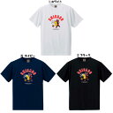 カテゴリ バスケット ウェア メーカー Basketball Junky 商品名 CHICAGO ストレッチDryTEE(半袖Tシャツ) 品番 BSK23B25 カラー 1:ホワイト 21:ネイビー 2:ブラック 素材 ポリエステル100％ 特徴 ●サイズ XS.S.M.L.XL/O 参考サイズ ☆添付写真参考にしてください ＜ネコポスの注意事項＞※必ずお読みください ネコポスをご選択いただいたお客様は、ご注文後に送料(ネコポス金額)を訂正いたします。 ・荷物のサイズは角形A4サイズ(31.2cm×11.5cm)以内かつ厚さ2.5cm以内、重さ1kg以内となります。 　※上記サイズを超える場合は宅配便での発送となります。 ・ポストに直接投函されます。 　※ポストに投函できない場合は持ち戻ります。 ・代金引換でのご注文はお受けできません。 　※代金引換でのご注文の場合は通常送料がかかります。 ・配送日時のご指定はお受けできません。 　※一部地域を除き発送翌日のお届けとなります。