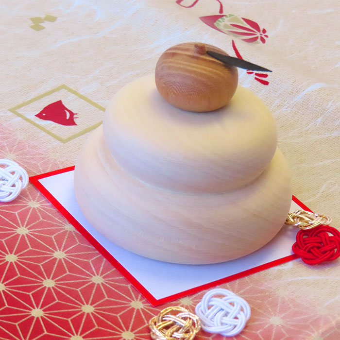 木の鏡もち【国産 職人手作り 鏡餅 木製 お正月 お正月飾り インテリア 縁起物 小物 飾り付け 卓上 置物 かわいい かがみもち】 [2]