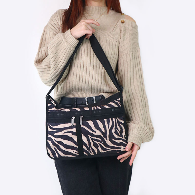 ゼブラ柄　レスポートサック　バンブー LeSportsac（レスポートサック）の「MEDIUM BAMBOO TOTE 2 クリーム