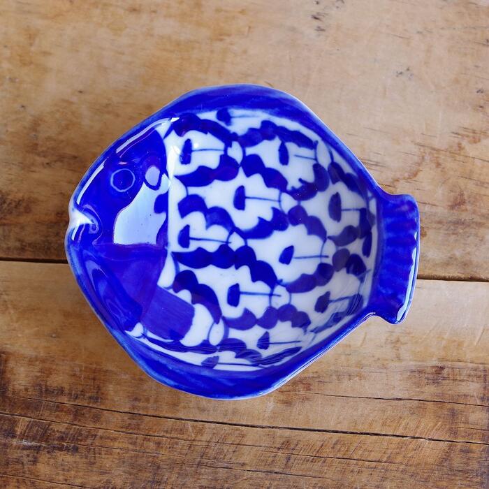 樂天商城 - タイ製 コバルトブルー パイナップル柄 フィッシュボウル S 魚型 お皿 豆皿 9cm
