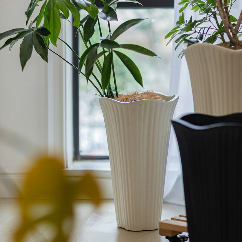 Rakuten - 【送料無料】 植木鉢 北欧風 プランター 観葉植物用 大型 方形 軽量 深型 穴付き おしゃれ 室内 屋外対応 耐候性 フラワーポット ガーデンポット コンクリート風