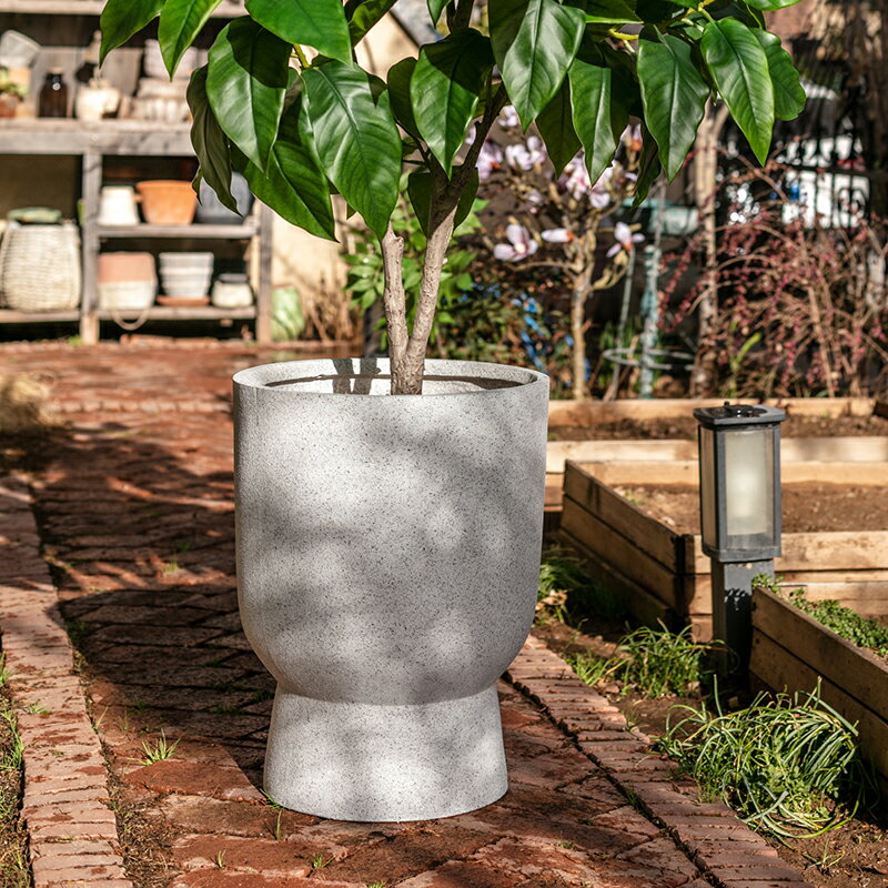 Rakuten - 壺型 プランター 植木鉢 底穴付き 直径18~22.5cm 6 7号 観葉植物 四角形 鉢 室内 屋外 玄関 観葉植物鉢 園芸 栽培 通気性良好 多機能 大型 軽量 深型 おしゃれ マグネシウム製 園芸用品 ガーデニング 家庭菜園 鉢植え ベランダ 植物 容器 plant TC40182