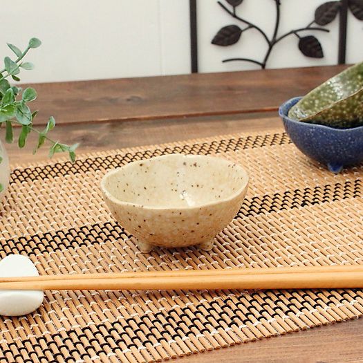 (最終在庫) 黄瀬戸 三ツ足100cc小鉢(和食器 小鉢 鉢 ボウル 珍味 器 割烹の器 アウトレット 業務用 業務用食器 訳あり 多治見美濃焼 日本製)