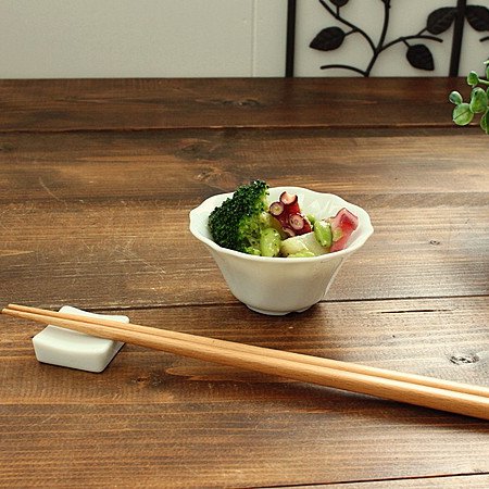 Flowerプチボウル(洋食器 白い食器 ボウル 小鉢 お洒落 カフェ カフェ風 カフェ食器 業務用 業務用食器 アウトレット 訳あり 多治見美濃焼 日本製)