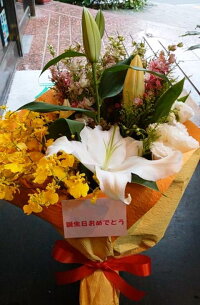 おまかせ花束5000円『お祝い・記念日用』,あす楽,15時迄,受付,生花,おまかせ,花束,5000円,誕生日,記念日,お祝い,ギフト,プレゼント,歓送迎会,送別会,舞台,贈呈,新宿,四谷,花屋,シャムロック,楽天市場