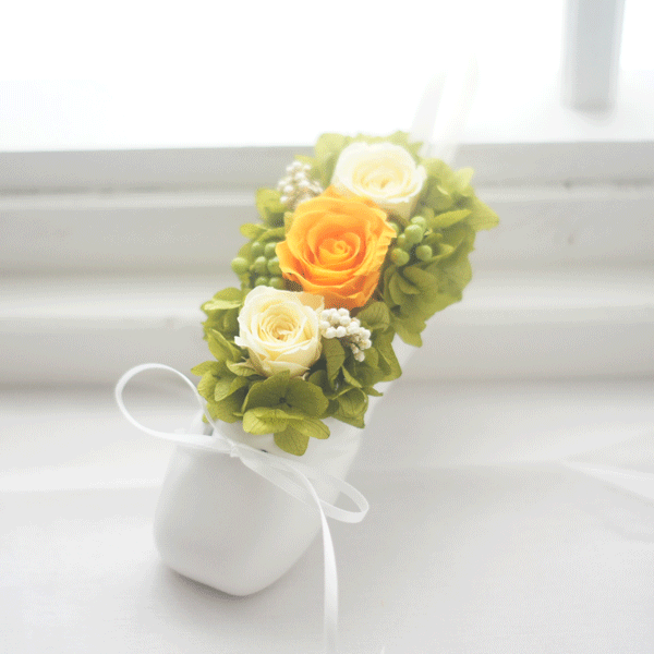 バレエの発表会のプレゼントに バレエシューズアレンジ 　オレンジ 全てプリザーブドフラワーでお作り..