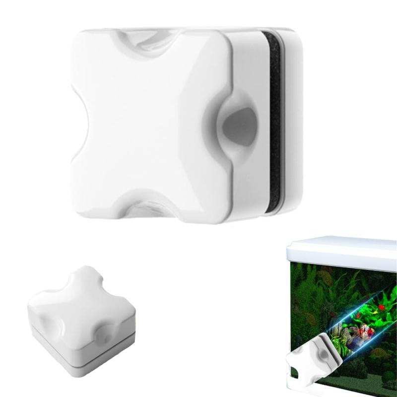UrbanPulse 水槽用マグネットクリーナー ガラスクリーナー ガラス水槽対応 コケ取りブラシ 小型 強力磁石 両面スクレーパー 操作簡単 組み立て簡単 掃除ツール 強力清潔 魚タンク ガラス 藻類【強力磁気吸引】内外磁石が緊密に配合され、吸着力が強く、移動がスムーズで、清掃時に移動しにくく、水槽ガラスを一新させる。【柔らかいマット】内層の柔らかい布マットは完全に汚れを除去し、同時にガラス表面を傷から保護し、ハンドル部分の内側はフェルトの材質を包み、清潔過程が滑らかで滑らかであることを確保する。【コンパクト設計】5mm～12mm厚の水槽ガラスに対応、コンパクトな造形は水槽の縁にぴったりとフィットし、簡単に狭い隅を清潔にし、定期的に使用することで藻類の繁殖を抑制し、頑固な汚れの形成を効果的に予防することができる。【耐久防水材質】外殻は高品質防水プラスチックを採用し、磁石部分は防錆材料を使用し、長期の安全使用を確保し、耐食性、寿命がより長い。【開封方法】強力な吸着力のため、分離時は両ブラシヘッドを90度回転させてから外してください、近づきすぎて指を挟むのを防ぎ、より安全にご使用いただけます。