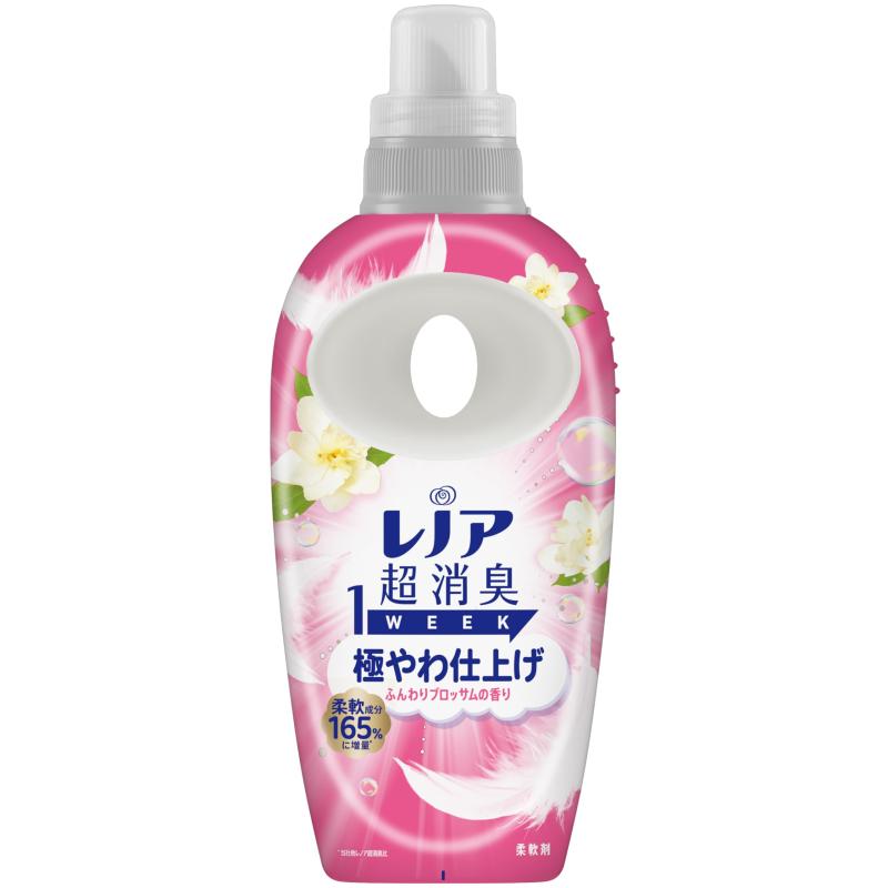 レノア 超消臭1WEEK 柔軟剤 極やわ仕上げ ふんわりブロッサムの香り 本体 490mL新しくなったレノア超消臭1WEEKは、カビ臭・雑菌臭0へ(*1)。湿気から衣類を守る *1 柔軟剤未使用と比較。すべてのニオイを0にするわけではありません。レノア超消臭1WEEKは、80%以上の消費者が実感した、1週間ずーっと続く消臭力(*1)。 かけっぱなしの洗面所のタオルや、ニオイが気になるけれど毎日は洗えない、シーツや枕カバーまで、1週間ずーっと爽やか(*1)。 *1 保管状態でレノアの消臭系柔軟剤は、みなさんのお洗濯のニオイ問題やお悩みを解決すべく、無臭化テクノロジーや1週間(*1)ずーっと続く消臭技術など、消臭効果に関する研究を重ねて来ました。おかげさまで、防臭タイプ柔軟剤の中で売上No.1。 *1 保管状態で極やわシリーズは、柔軟成分165%に増量(*1) *1 当社他レノア超消臭比選べる6種類の香り。 お求めの消臭力、香りに合わせて、家族で使える6種類の香りをご用意しています。レノアの柔軟剤は、ドラム式洗濯機や自動投入洗濯機でもお使いいただけます。詳細の使用方法や使用量は、製品裏の説明をご覧ください。赤ちゃんの衣類もOK。家族全員対応 - 赤ちゃん用と大人用の両方に使える柔軟剤。植物由来の厳選成分配合*。*柔軟成分を指す。肌にやさしい。