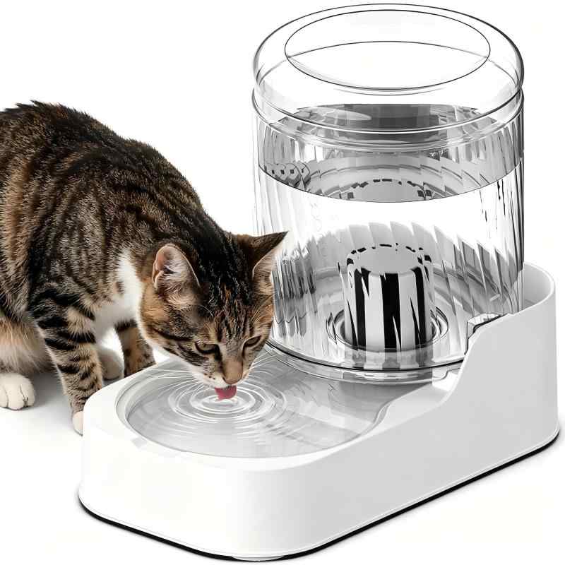 JUNSPOW 3L自動給水器 水量調整 猫犬兼用 静音循環【 超大容量＆飲み口 】3L の大容量設計により、長期間にわたり清潔な水を安定的に供給できます。水の補充回数を削減できるため、多忙なペットオーナー様にも最適です。【ろ過機能付き】内蔵フィルターが毛髪や汚れを効果的に除去し、水を清潔な状態に保ちます。また、低騒音設計のため、生活や睡眠の妨げになりません。【水位確認が簡単】透明な素材を採用し、水位を一目で確認可能です。水の補充タイミングがすぐに分かり、手間なく新鮮な水を供給し続けられます。【分解・お手入れが簡単】取り外し可能な設計で、すべてのパーツを分解して洗浄できます。食器洗い機対応で、広い注ぎ口と専用ブラシによりお手入れが容易です。【ペットに優しい素材】PP+PET の安全素材を使用しており、ペットに安心してご使用いただけます。毎回の飲水が安全な素材に触れるため、ペットの健康をサポートします。