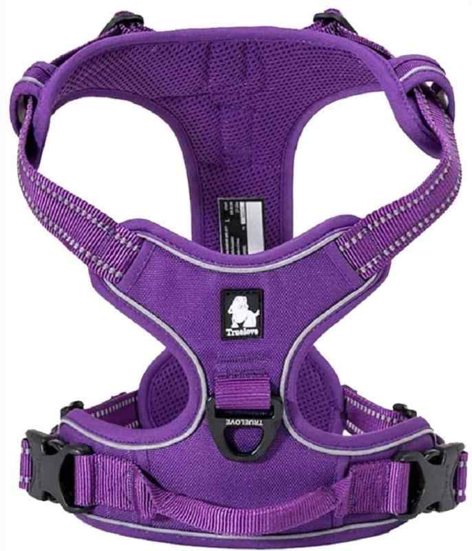 cocomall 犬用ハーネス 犬用胴輪 3M反射材料 訓練 ナイロン製 小型犬、中型犬、大型犬に向け 通気性 調節可能 (S, 紫色)3M反射ステッチ：ハーネスはかわいいだけでなく、夜になると反射するので安全、暗い夜道でも目立ちます。入射した方向に対して集中的に反射するため、ライトに照らされると、遠くからでもよく見えます。高級なオックスフォード素材：愛犬のカラダに触れる部分はすべて上質の生地が覆っています。そのため、肌触りがソフトで、摩擦による痛みはありません。カラダに食い込んで不快感を与えないように、ハーネスの幅が広めに作られています。調節できる、操作簡単：ワンチャンの体系に合わせて調節しておけば簡単着脱バックルはサイズ調整が可能なので微妙な調整もできます。束縛感ないデーザイン：ハーネスの裏側は柔らかい素材で、生地も厚めなので、散歩中わんちゃんの体への負担を軽減できます。犬用ハーネスは、引っ張っても圧力が体全体に分散されます。安定感が増すので、バランスよく歩けるようになり、心地好くお散歩できます。アルミニウム素材のDカン、背中部分にハンドルが付き、車載功能：耐衝撃性に優れたアルミニウムDカンの留め具は高い引張り強さ、耐腐食性と硬度がある。それに、背中部分にハンドルがついたハーネスです。ハンドルがあると色々な場面で とっても便利。持つことで、車内でベルトと繋がって愛犬の飛び出しなども防ぐことができます。