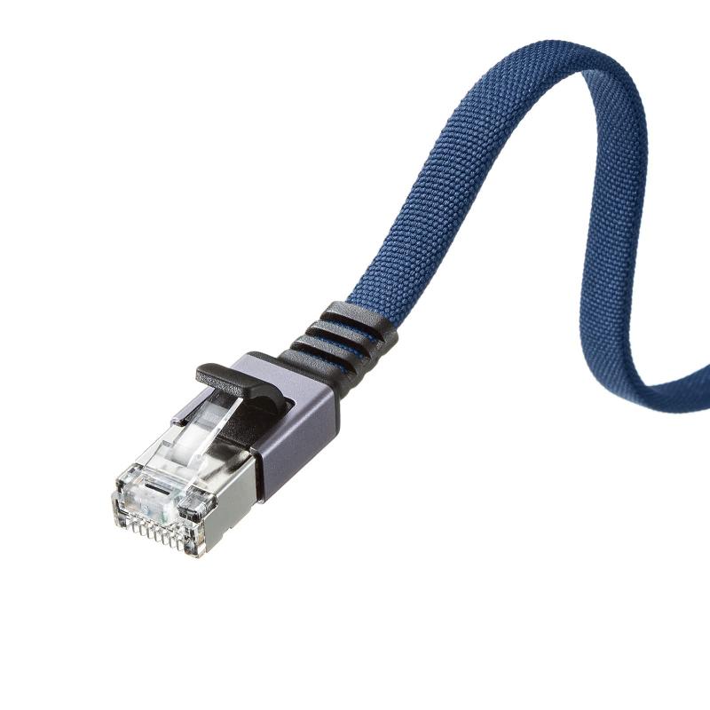 サンワサプライ(Sanwa Supply) LANケーブル CAT6A メッシュフラット メタルコネクタ 10Gbps/500MHz ギガビット イーサネットケーブル ツメ折れ防止 RJ45コネクタ (0.5m) ブルー KB-FL6AME-005BLエンハンスドカテゴリ5の5.0倍、カテゴリ6の2.0倍の伝送帯域500MHzを実現余裕の伝送特性でエラーを防ぐ高性能LANケーブルです。10ギガビットイーサネット（10G BASE-T）に完全対応しているので、超高速ネットワーク環境でも使用可能です。メッシュ素材採用で引張強度200％を実現。ケーブル厚2.3mmのフラットタイプで、カーペットの下や細いすき間に配線できます。また、ケーブル内部をモールド加工しているので、ケーブルのよりが戻りにくく、性能特性が落ちません。メタルコネクタ、メタルハウジングケースの組合せで、側圧衝撃に強いコネクタです。プラグのツメ（ラッチ）が折れるのを防ぐ、ツメ折れ防止カバー付きです。