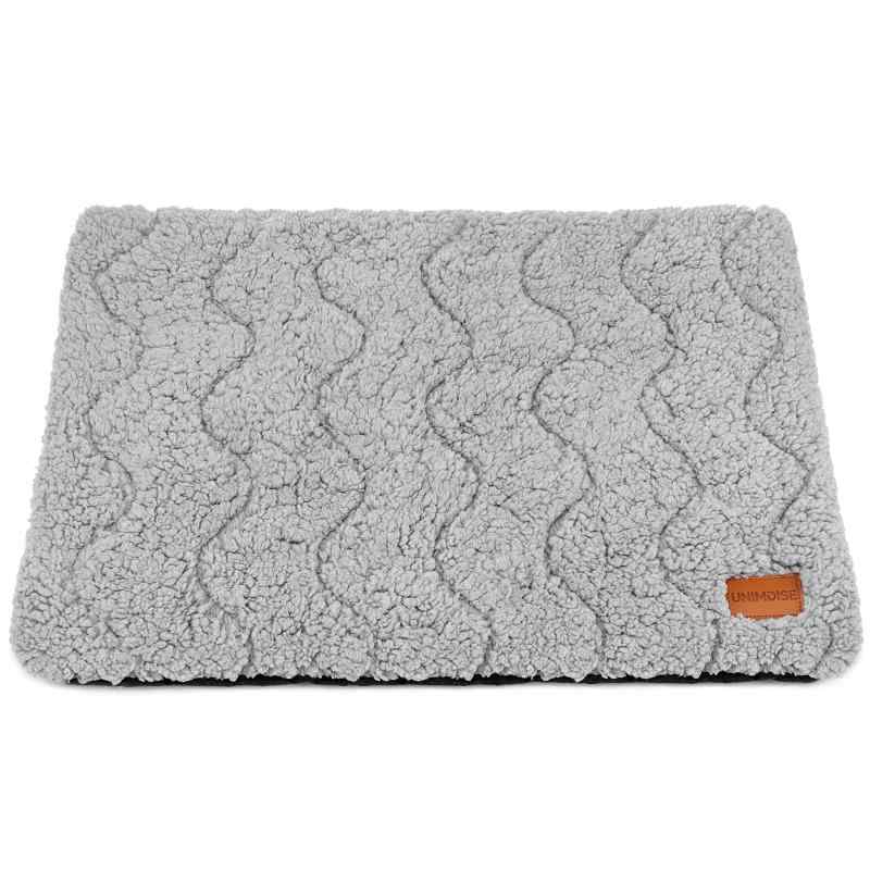 ペット用 保温マット あったかマット 冬用 電源不要 コードレス 犬 猫 マット 猫ベッドマット 暖かい 体温で蓄熱 防寒 洗える 滑り止め付き