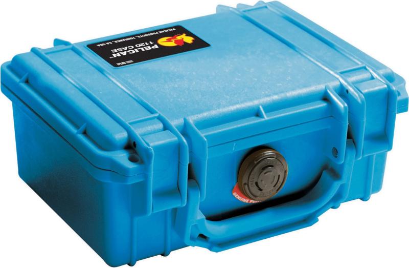 Pelican 1120 ケース フォーム付き(ブルー)Pelicanケースは、舌と溝のフィットとポリマーOリングを使用して防水性を保持します。Pelicanケースには自動圧力イコライゼーションバルブが標準装備されており、水を寄せ付けずに蓄積された空気圧を放出します。PelicanのPick N'Pluckフォームでインテリアをカスタマイズできます。ステンレススチールで強化された南京錠プロテクター。シングル折りたたみフロントハンドル。