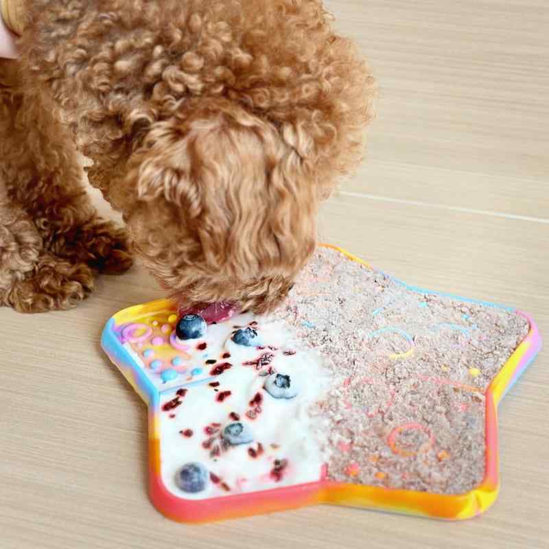 Pet Goods - LaRoo犬猫用早食い防止食事マット 健康管理 ペットマット 猫 犬 リッキングマット シリコン製 滑り止めの吸盤付き 注意そらす 給餌マット 胃腸や身体への負担軽減でき