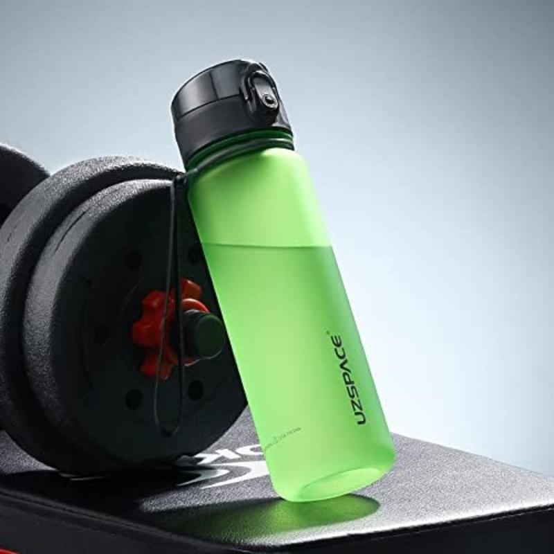 水筒 ポータブ スポーツウ 350ml 500ml 650ml 800ml 1000ml ォーター ボトル プラスチックウ ォーターボトル 大人 子ども アウトドア スポーツ 登山用 キャンプ ランニング ジム サイクリング（green-65【水漏れなし】厳格な生産検査と構造上の利点、水漏れなし。 キャンプ、ハイキング、アウトドアスポーツ、フィットネス、ヨガ、サイクリング、エクササイズ、釣り、バーベキュー、または日常の家に非常に適しています。【安全素材】100％BPAフリー、無毒、フタル酸フリーの硬質プラスチックを使用しています。 食品グレードの素材として、体に無害で無味です。【ポータブルデザイン】持ち運びや外出時の使用に便利なハンドストラップデザイン。【ワンキーオープン】片手操作が可能で、ボタンが開いているので、飲んだり乗ったりするのに便利です。【明確な目盛りとボトルのデザイン】水の位置がはっきりとわかり、水の量を簡単に制御できます。