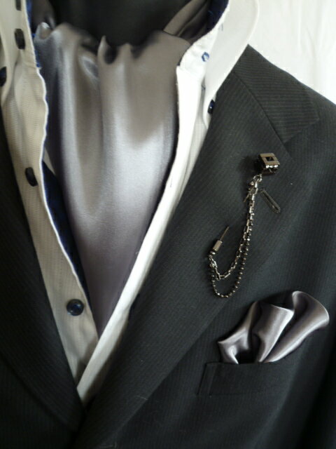 グレー SET-26-Y アスコットタイ ポケットチーフ プレゼント バレンタイン 父の日 卒業式 入学式 ラペルピン 3点セットでこの価格 ラペルピンは品切れ...