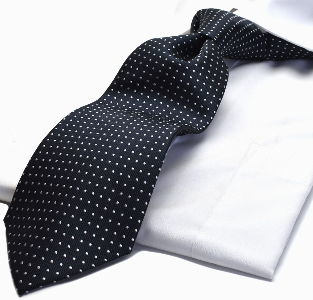 サイズ 縦143〜145センチ×幅8センチ 材　質 シルク100％ 色 ネイビー シルバー ドット柄 生産国 中国 商品説明 写真と多少の色の異なりはご了承下さい。 関連キーワード ネクタイ ブランド ネクタイシルク ネクタイ ネクタイ 結...