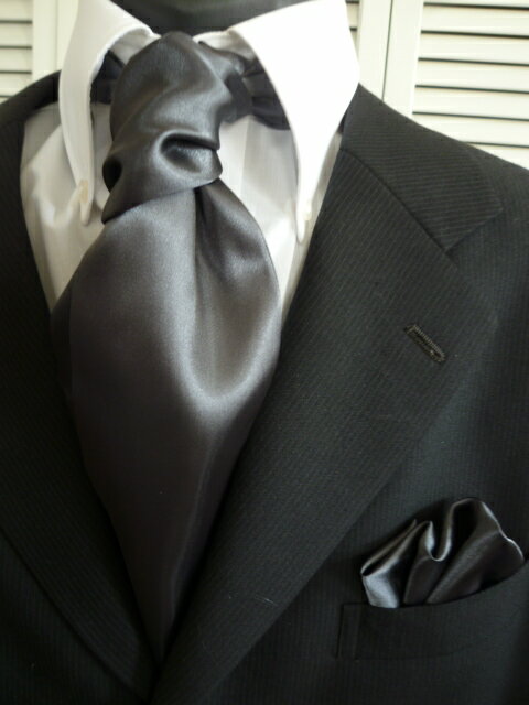 ネクタイ ギフト プレゼント バレンタイン 父の日 卒業式 入学式 就活 仮装 コスプレ ダークグレーの無地 SET-202-Y ストール8cm幅 ポケットチーフ リング 3点セットでこの価格　