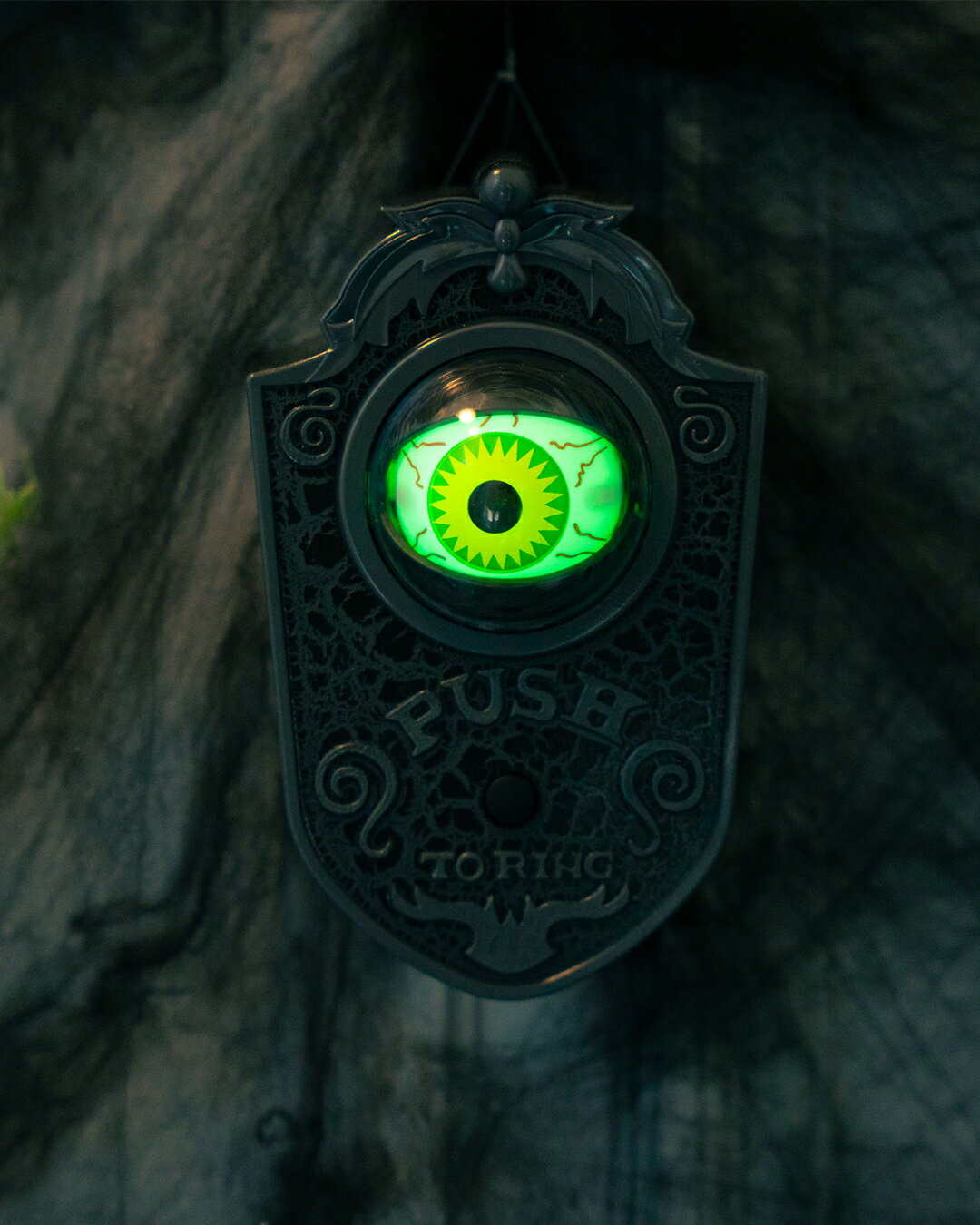 【公式】ドアベル（屋外対応） ハロウィン ドアベル 光る 音響 動く ホラー 不気味 恐怖 電池使用 プラスチック製 サイズ：11×18×4.5cm 玄関 飾り 屋外使用可 トリックオアトリート 北欧 フライングタイガーコペンハーゲン Flying Tiger Copenhagen 公式のサムネイル