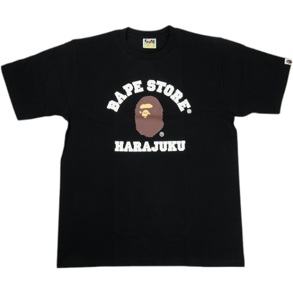 樂天商城 - A BATHING APE ア ベイシング エイプ 26SS BAPE STORE HARAJUKU COLLEGE TEE BLACK 原宿限定 Tシャツ 黒 Size 【L】 【新古品・未使用品】 20838782