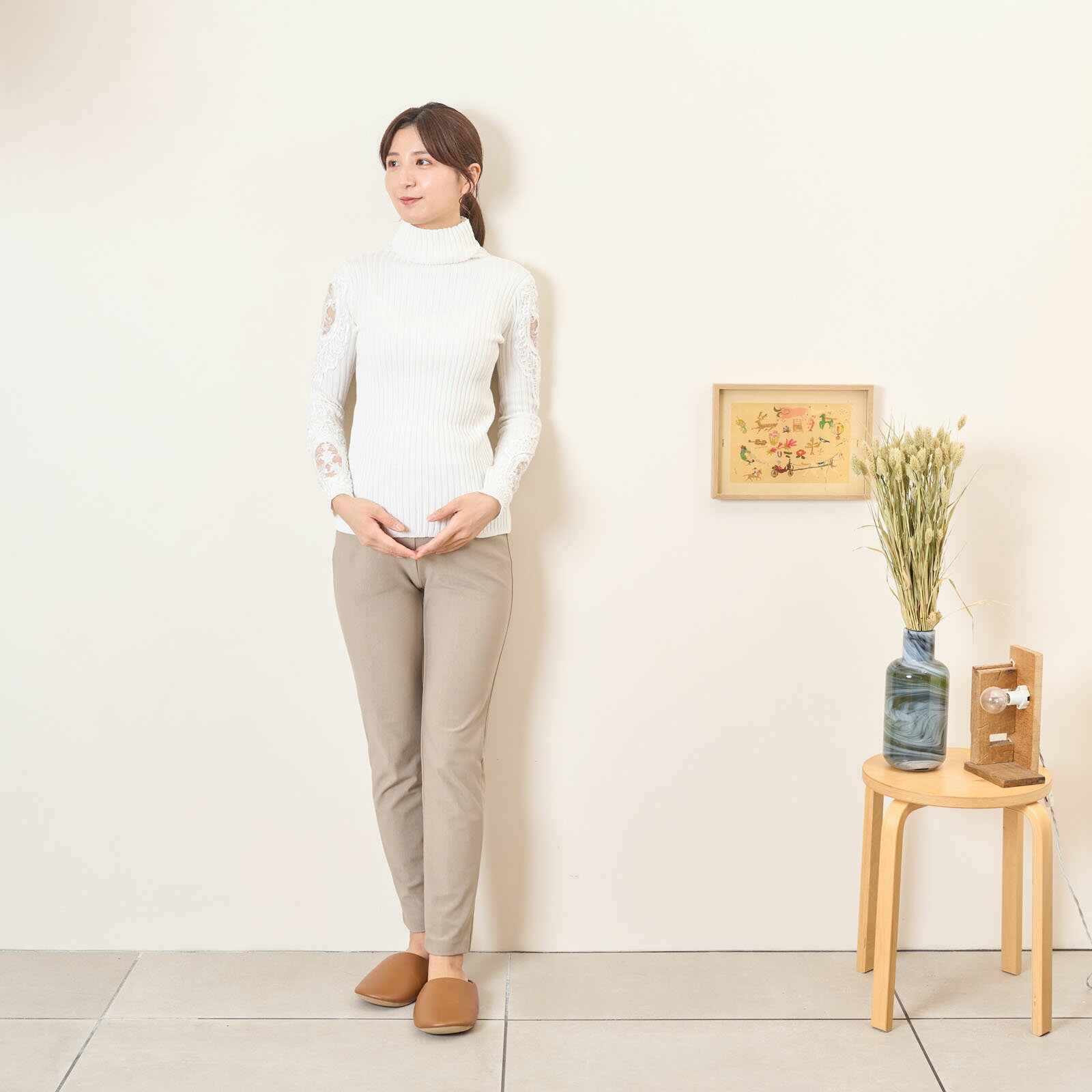 Rakuten - [for mom]肩・袖レース タートルネック ニットインナーT ママ　産前産後 きやすい ロンT 白 レディース ベーシック 定番 長袖 黒 カーキ グレー こなれ 大きいサイズ ゆったり 抜け感 スムース[17784]