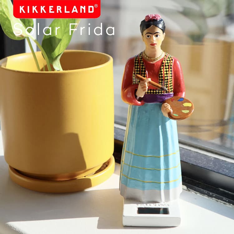 Kikkerland Solar Frida キッカーランド ソーラー フリーダ おもしろ雑貨 動くオブジェ 手を振るオブジェ ソーラーパネル 室内 オブジェ 置物 おしゃれ かわいい フリーダ カーロ 画家 Frida Kahlo フィギュア 人形 太陽光 日光 ギフト プレゼント