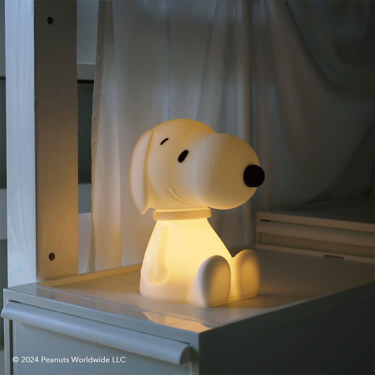 スヌーピー First Light Snoopy ファーストライト スヌーピー型ライト 充電式 照明 ライト おしゃれ かわいい 卓上 照明 調光 授乳 出産祝い 誕生日 ギフト プレゼント お祝い ピーナッツ 送料無料 ラッピング 熨斗 インテリア デザイン