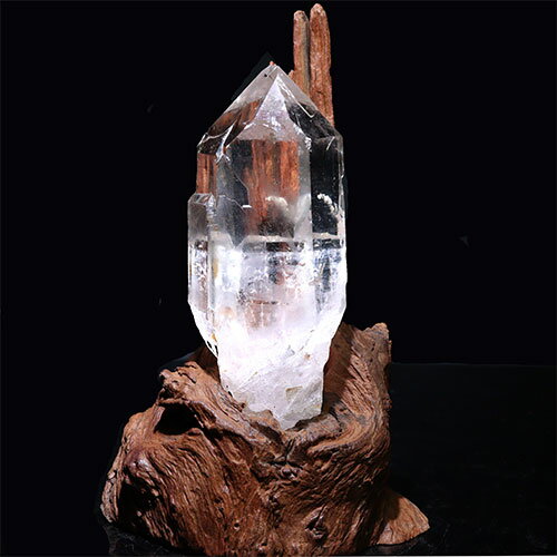 〔D445-7〕[トップクォリティ]インド/マニハール産ヒマラヤ水晶原石 台付き（ナチュラルポイント）【メール便不可】