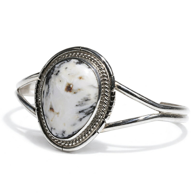 （白）✨極美品✨ホワイトバッファロー sterlingシルバー 刻印あり ネイティブアメリカン ナバホ族 ハンドメイド ホワイトバッファロー