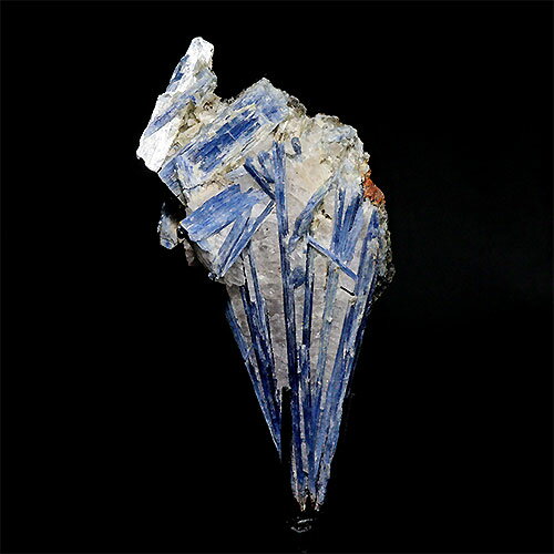 〔D135-3〕カイヤナイト ブラジル ミナスジェライス州 アラスアイ kyanite 原石 鉱物 結晶 台付【メール便不可】