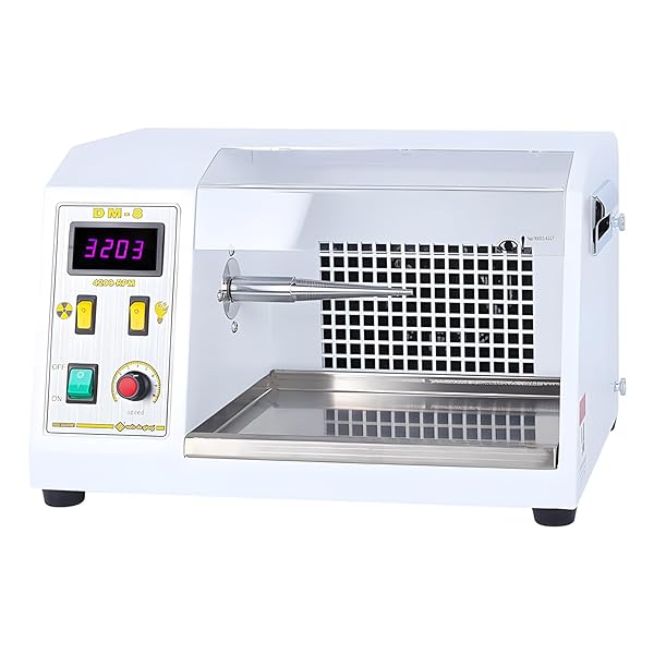 【送料無料】ジュエリー研磨機 集塵研磨機 高精度研磨 110V 卓上式研磨機 宝石 金属 DIY 速度の調整可能 アクセサリー/小物/天然石/金属/パーツ研磨 DIY愛好者 専門職向け ポリッシャーブランド色白モデル商品説明【商品概要】【高性能ジュエリー研磨機】 ジュエリー研磨機は高精度なインバーター制御とパワフルなモーターを搭載し、精密な研磨作業が可能です。金属加工やジュエリーの磨き上げに最適な性能を発揮し、美しい仕上がりが実現します【集塵機能で作業環境を清潔に保つ】集塵研磨機として、研磨中に発生する粉塵や小さな破片を強力に吸引。作業台の清潔さを保つことで、安全かつ効率的な研磨作業をサポートします。【軽量＆コンパクト設計】小型で軽量な設計により、作業スペースを取らず、持ち運びにも便利です。ジュエリー、金属部品、工芸品など様々な用途に対応し、DIYからプロユースまで幅広く利用可能です。【精巧なインバーター制御で速度調整可能】研磨機のスピードは簡単に調節でき、異なる素材に最適な回転数を設定できます。金属、宝石、プラスチックなどの研磨に適した柔軟な操作性を提供します。【ジュエリー・金属加工に最適な応用範囲】ジュエリーの研磨や、金属部品、精密な工芸品の仕上げなど、さまざまな分野で活躍するジュエリー研磨機です。防塵カバーと安定したベースを備えており、研磨中の粉塵や破片から目を保護し、快適で安全な作業が可能です。プロや初心者問わず、安心して使用できます。【商品説明】ジュエリー研磨機は、専門的な高精度研磨が可能で、DIY愛好者や専門職の職人にとって理想的な機械です。特にその集塵機能、軽量コンパクト設計、インバーター制御が特徴で、家庭や作業場での効率的で清潔な作業をサポートします。以下は、詳しい機能とその活用方法についての分析です。 1. 高精度インバーター制御による多用途対応 この研磨機は、インバーター制御によってモーターの速度を簡単に調整できる設計です。速度調整が自由にできるため、硬度が異なる金属や宝石、プラスチックなど、さまざまな素材に適した研磨が可能です。精度の高い研磨が必要なジュエリー製作や、傷つきやすい素材の加工にも対応できるのが大きなメリットです。 また、異なる回転数を設定できることで、表面の仕上げを細かく調整することができ、よりプロフェッショナルな仕上がりを求めるユーザーにとって魅力的です。精度の高い仕上がりが求められる時計製造や、精密機器の部品加工においても効果を発揮します。 2. 強力な集塵機能 研磨作業では、細かい粉塵や小さな破片が飛び散ることが多く、作業環境の清潔さと安全が重要です。このジュエリー研磨機は強力な集塵機能を備えており、発生した粉塵を吸引し、作業台の周辺を清潔に保ちます。粉塵の飛散を防ぐことは、目や呼吸器を保護し、作業中の安全性も向上させる効果があります。 特にジュエリー製作や金属加工の現場では、細かい粉塵が飛び散ると作業効率が下がるため、この集塵機能は重要なポイントです。また、粉塵や破片をしっかりと吸引することで、清掃の手間も省けるため、時間や労力の節約にもつながります。 3. 軽量＆コンパクト設計 この研磨機は、小型で軽量なデザインを採用しており、スペースが限られた作業場や自宅の作業台にもフィットします。コンパクトサイズでありながら、パワフルなモーターを搭載しているため、持ち運びが簡単で場所を取らないのが特徴です。また、小型で省スペースなため、作業場を整理整頓しやすく、必要なときにすぐに使える利便性があります。 ジュエリーや細かな工芸品の研磨を行う際に必要な精密な作業を、狭いスペースでも効率的に行える点が大きなメリットです。 4. 安全性の高い設計 の研磨機には、防塵カバーや安定したベースが付属しており、安全性を考慮した設計となっています。防塵カバーにより、粉塵や破片が目に入るリスクを軽減し、安全に作業ができる環境を提供します。また、ベースは振動を抑える設計となっているため、長時間の作業でも安定した使用が可能です。 このような安全設計は、特に研磨初心者や家庭での使用において、安心して作業を行えるため重要です。初心者でも安全に使用できるだけでなく、プロフェッショナルな現場でも使用できる性能と安全性があるため、幅広いユーザーに適しています。 5. 幅広い応用範囲 - 多様なニーズに対応 このジュエリー研磨機は、ジュエリー製作や金属加工に限らず、モデル制作や精密な工芸品の仕上げなど、幅広い分野での使用が可能です。例えば、金属の刃物研磨、木材のエッジ処理、宝石やプラスチックの表面仕上げなど、多岐にわたる用途に適応します。 6. 高品質な素材で耐久性と長寿命 本製品は耐久性があり、長期間使用しても性能が落ちにくい高品質な素材で作られています。研磨機の寿命が長いことにより、頻繁な買い替えが不要で、長期的に見てもコストパフォーマンスが高いです。 の「ジュエリー研磨機」は、高精度のインバーター制御、強力な集塵機能、軽量コンパクトな設計が特徴で、様々な用途に対応できる万能な研磨機です。特にジュエリー製作や金属加工、精密工芸品の仕上げなど、プロフェッショナルな仕上がりを求めるユーザーに適しています。【商品詳細】商品種別：ポリッシャー商品名：【送料無料】ジュエリー研磨機 集塵研磨機 高精度研磨 110V 卓上式研磨機 宝石 金属 DIY 速度の調整可能 アクセサリー/小物/天然石/金属/パーツ研磨 DIY愛好者 専門職向け ポリッシャー製造元：商品番号：JHPGPG055色：白【当店からの連絡】お客様にご満足いただけるよう、最後まで誠意を持って気持ちの良いお取引を心がけております。