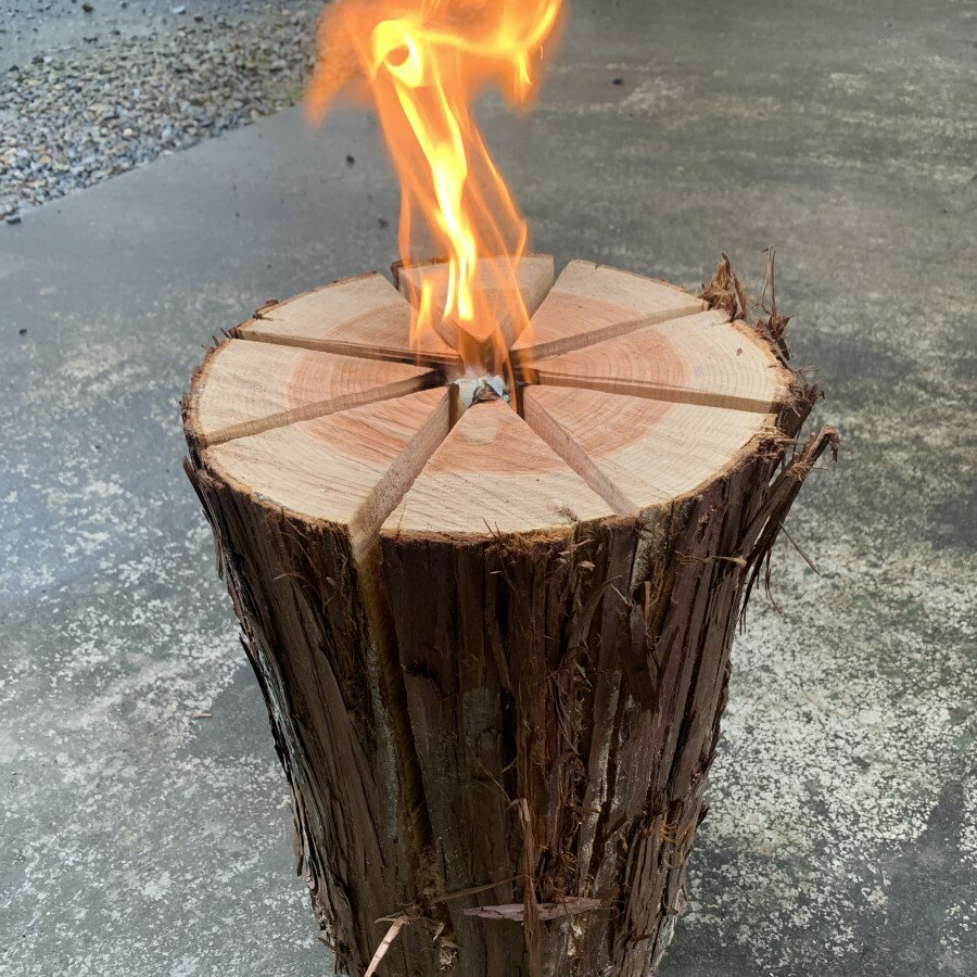 スウェーデントーチ 【直径約25cm-30cm×高さ約40cm】 スウェディッシュトーチ キャンプファイヤー キャンプ用品 焚き火 丸太 丸太ストーブ キャンドルウッド BBQ 野営 桧 ヒノキ 一人旅 着火剤 かがり火通販格安セール情報 楽天 通販