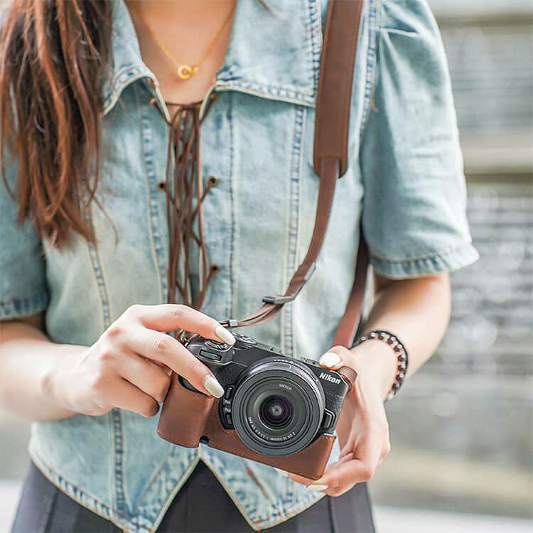 本革 カメラ ケース 持ち運び Nikon専用 カメラケース ハーフケース ショルダース...