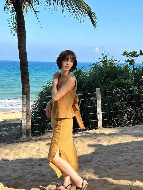 レディース 夏 トップス スカート セット 無袖 Vネック 背中開き 蝶ネクタイ 紐 リボン デザイン ミドル丈 膝下 麻 素材 95% 純色 柔軟..