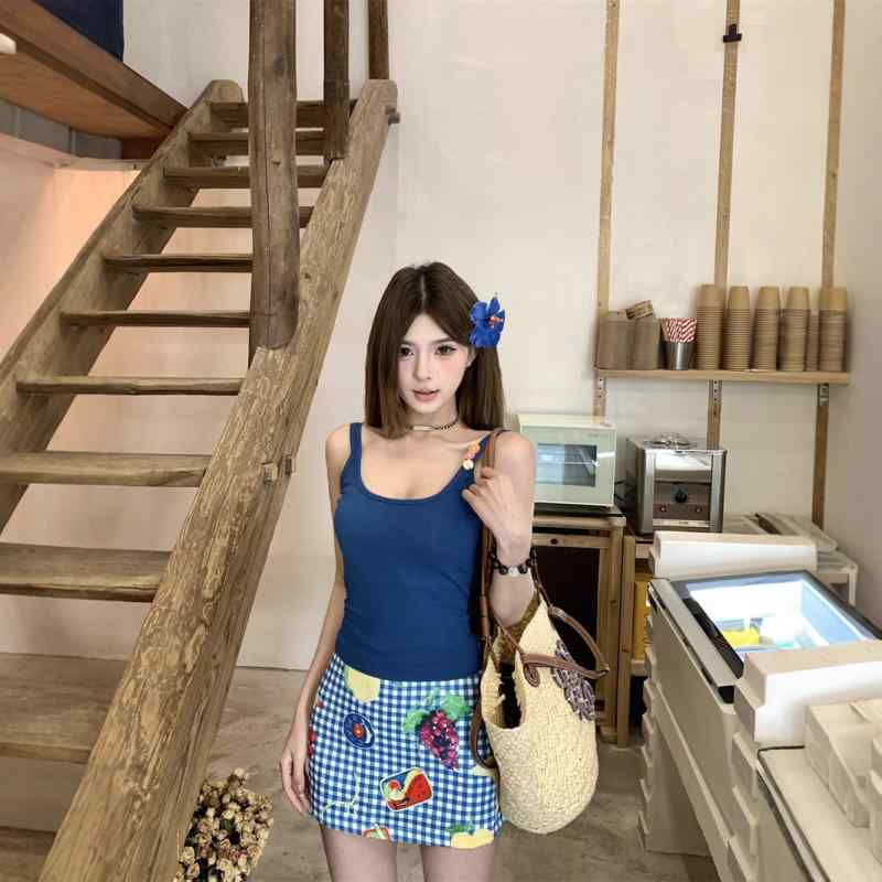 ・スタイル: 甘辛風・流行要素: 吊帯・主な素材: 氨纶・主素材含有量: 30%以下・カラー展開: 橘色花朵短裙、红色小花短裙、藍格水果裙、亮黄吊带、孔雀藍吊带、白色吊带、酒红吊带・サイズ展開: S、M、L、XL・伸縮性: 中弾・対象性別: 女性